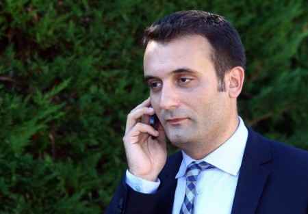 iran-florian-philippot-buste-telephone-francesoir_field_image_principale