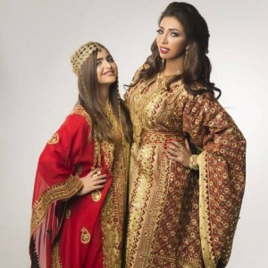 بالصور  دنيا بطمة وحلا الترك بأحدث إطلالة ملكية  (1)