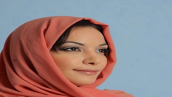 لبنى أبيضار بعيدة عن أجواء رمضان بالمغرب (برلمان.كوم)