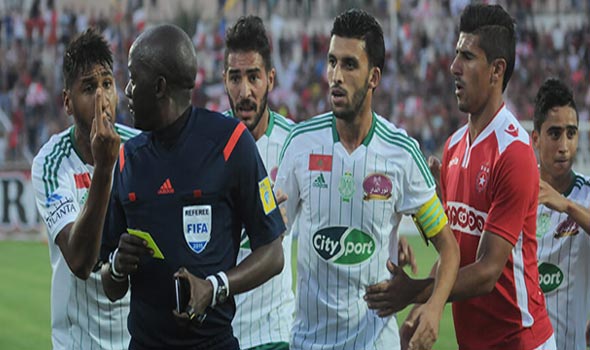 الرجاء البيضاوي في مباراته الأخيرة مع النجم الساحلي التي أقصي فيها من كأس الاتحاد الأفريقي (برلمان.كوم)