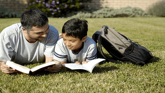 "التحفيز على القراءة مسؤولية الأسرة أيضا" شعار هذه الدورة (برلمان.كوم)