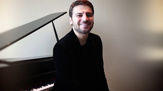 المنشد العالمي سامي يوسف (برلمان.كوم)