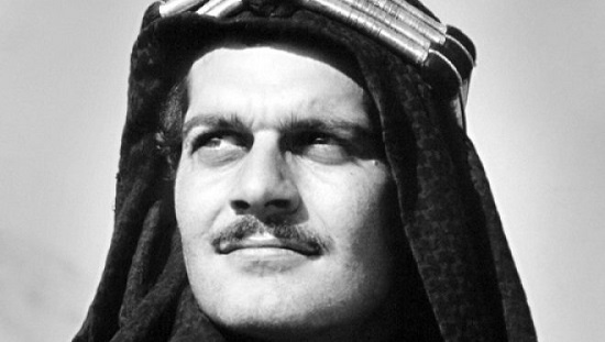 الراحل شيع من طرف أصدقائه الفنانين بمصر في غياب واضح لنجوم هوليوود الذين قاسمهم الشهرة والمجد