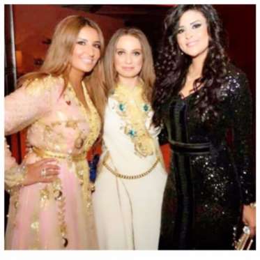 سلمى رشيد رفقة شذى حسون وصديقة لهما