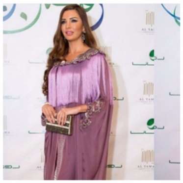 لاميتا فرنجية تخرج عن عادتها بارتداء لباس محتشم في رمضان