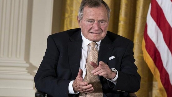 جورج بوش الأب عانى من انتكاسات صحية على مدى السنوات الأخيرة