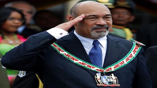 رئيس جمهورية سورينام اللاتينية ديسي بوتريس