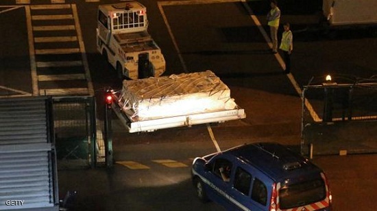 الطيران الفرنسي ينقل الحطام المعثور عليه