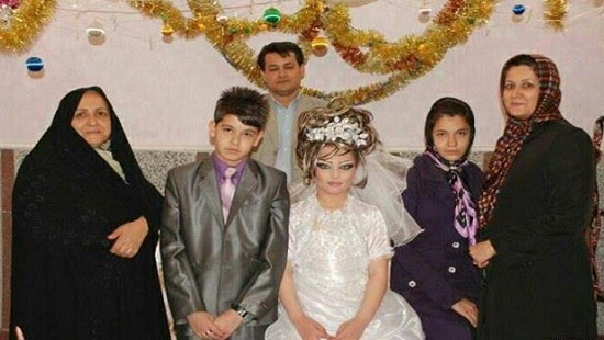 الطفلة تبلغ من العمر 10 سنوات والطفل يكبرها ب 3سنوات فقط