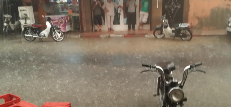 الصورة من أحد أحياء مدينة مراكش القديمة