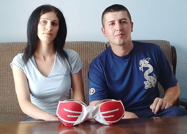 الصربي ميلان ميليتش رفقة صديقته