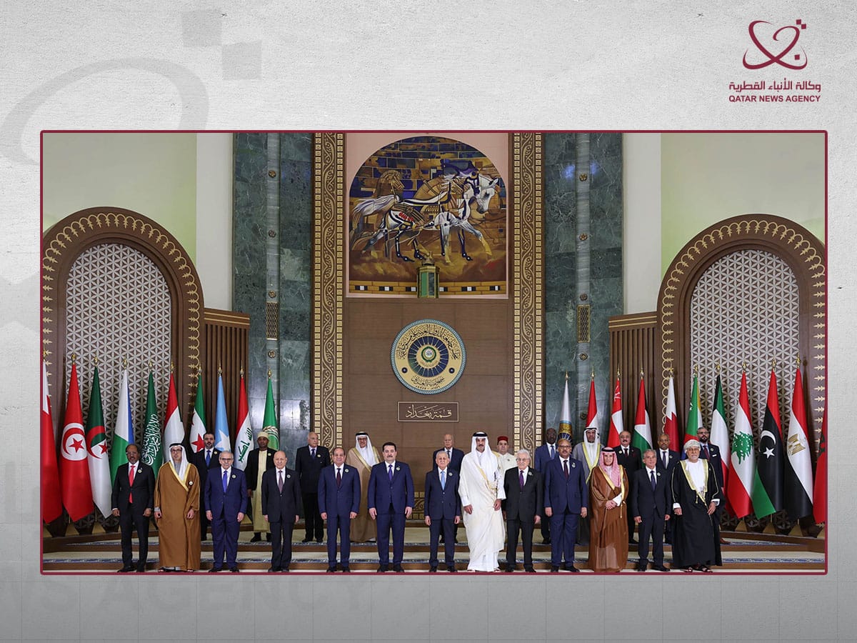 أمير قطر يغادر القمة العربية في بغداد دون إلقاء كلمة بلاده